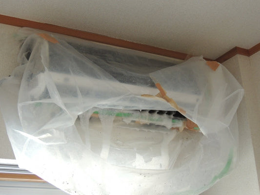 プロのエアコンクリーニング工程と使用する洗剤・機材